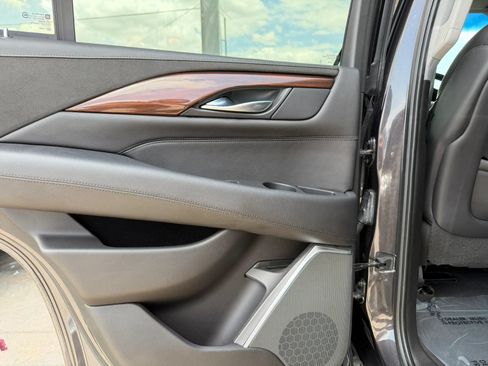 Used 2018 Cadillac Escalade Luxury w/ LPO, Radiant Package AWD/4WD image 20