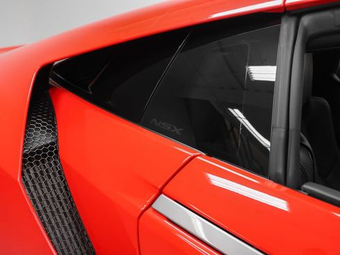 Used 2018 Acura NSX AWD/4WD image 29