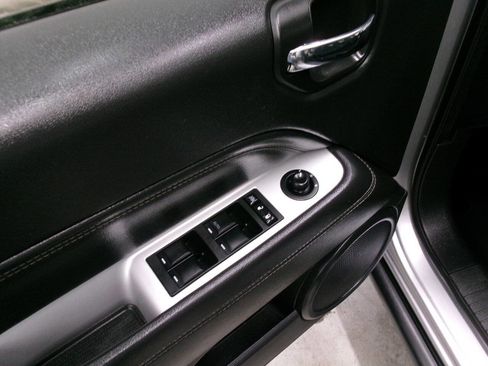 Used 2017 Jeep Compass High Altitude image 21