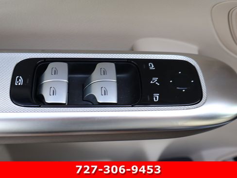 Certified 2024 Mercedes-Benz GLC 300 4MATIC image 17