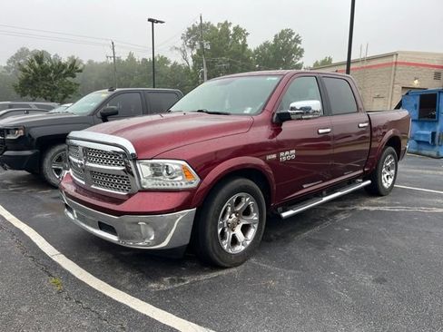 Used 2018 RAM 1500 Laramie RWD image 2