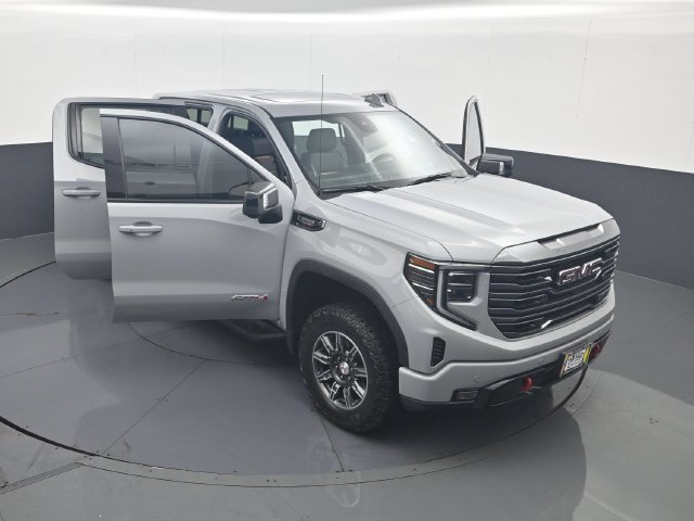 Used 2024 GMC Sierra 1500 AT4 w/ Technology Package AWD/4WD image 29