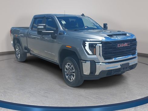 Used 2024 GMC Sierra 2500 Pro AWD/4WD image 3