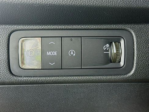 Used 2024 Chevrolet Traverse RS image 12