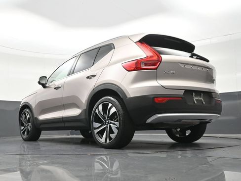 Used 2024 Volvo XC40 B5 Plus AWD/4WD image 25