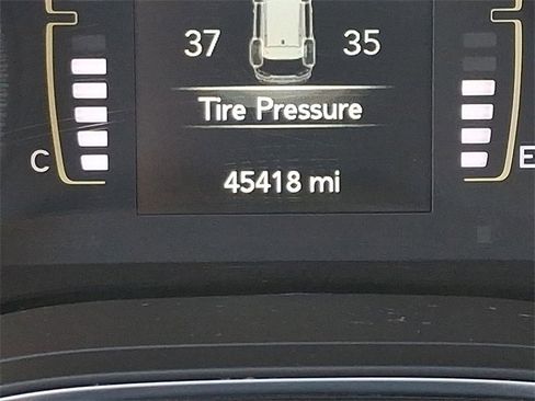 Used 2020 Jeep Cherokee Latitude Plus w/ Comfort/Convenience Group image 20