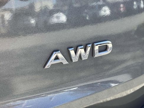 Used 2023 Nissan Rogue S image 9