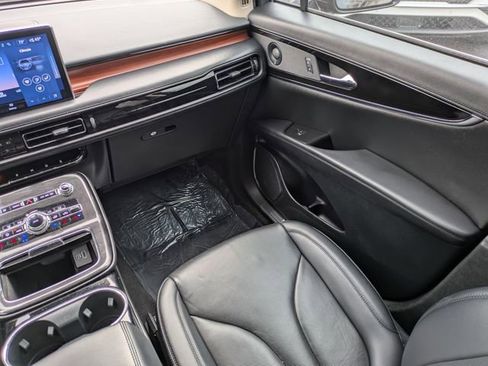 Certified 2022 Lincoln Nautilus Reserve w/ Equipment Group 201A image 16