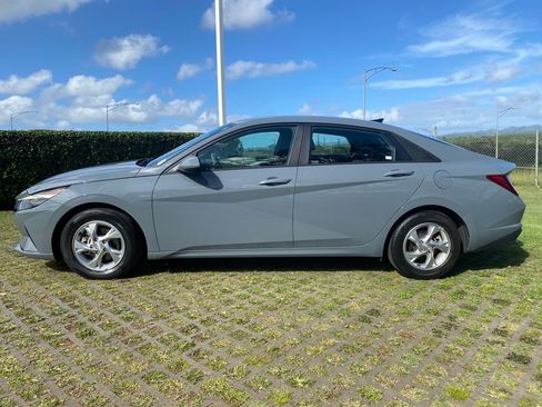 Used 2022 Hyundai Elantra SE w/ Cargo Package image 22