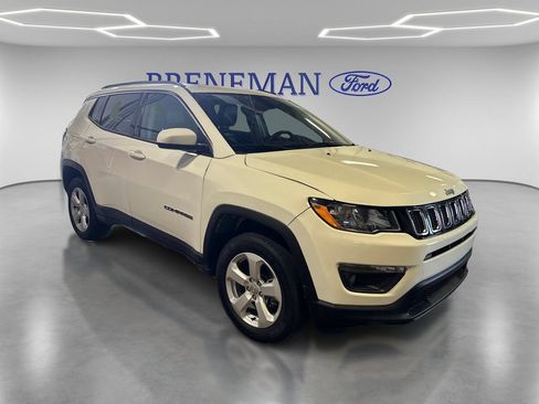Used 2019 Jeep Compass Latitude AWD/4WD image 3