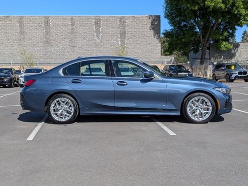 Used 2025 BMW 330i xDrive Sedan w/ Premium Package image 4