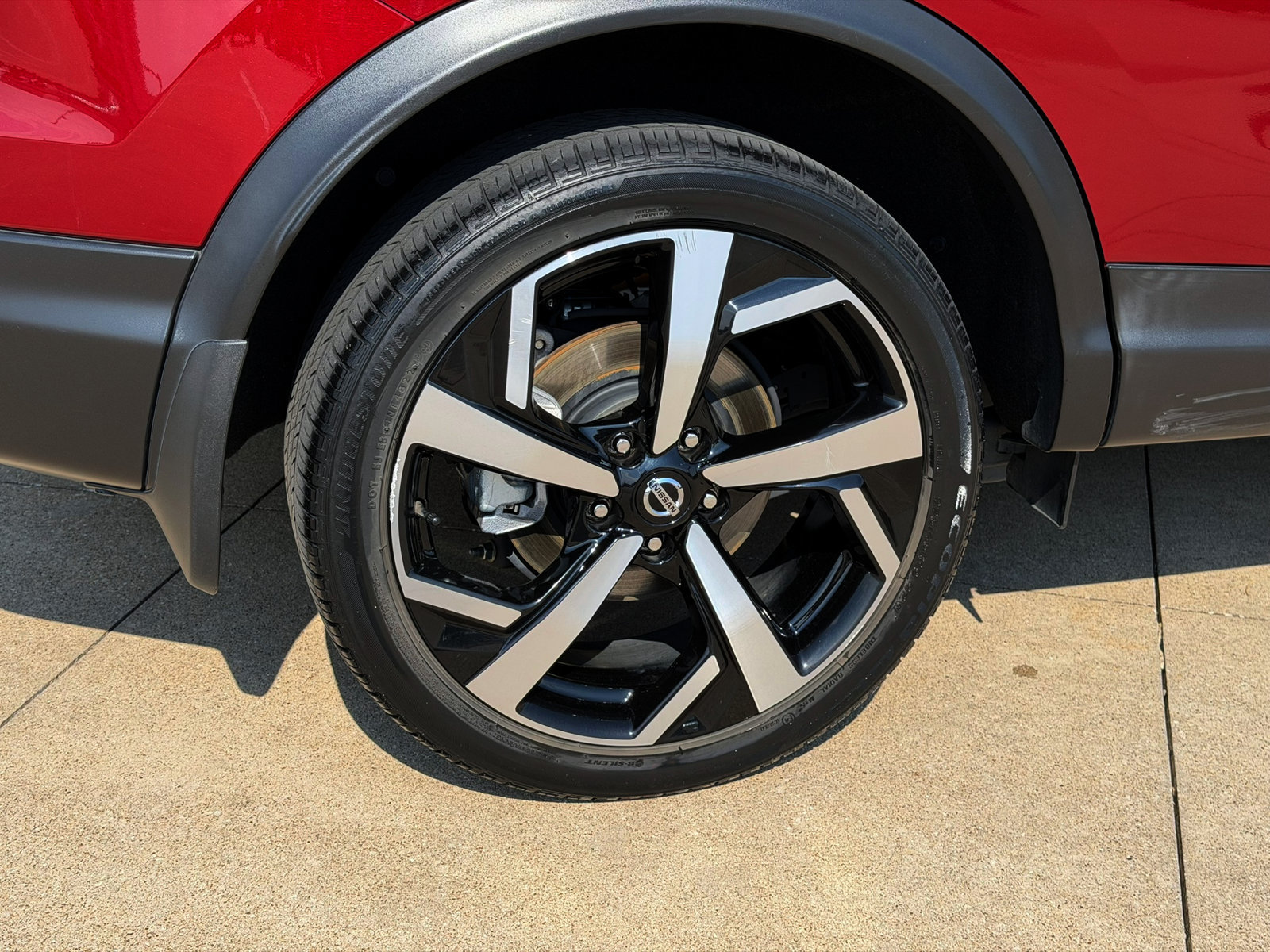 Used 2022 Nissan Rogue Sport SL w/ Premium Package FWD image 8