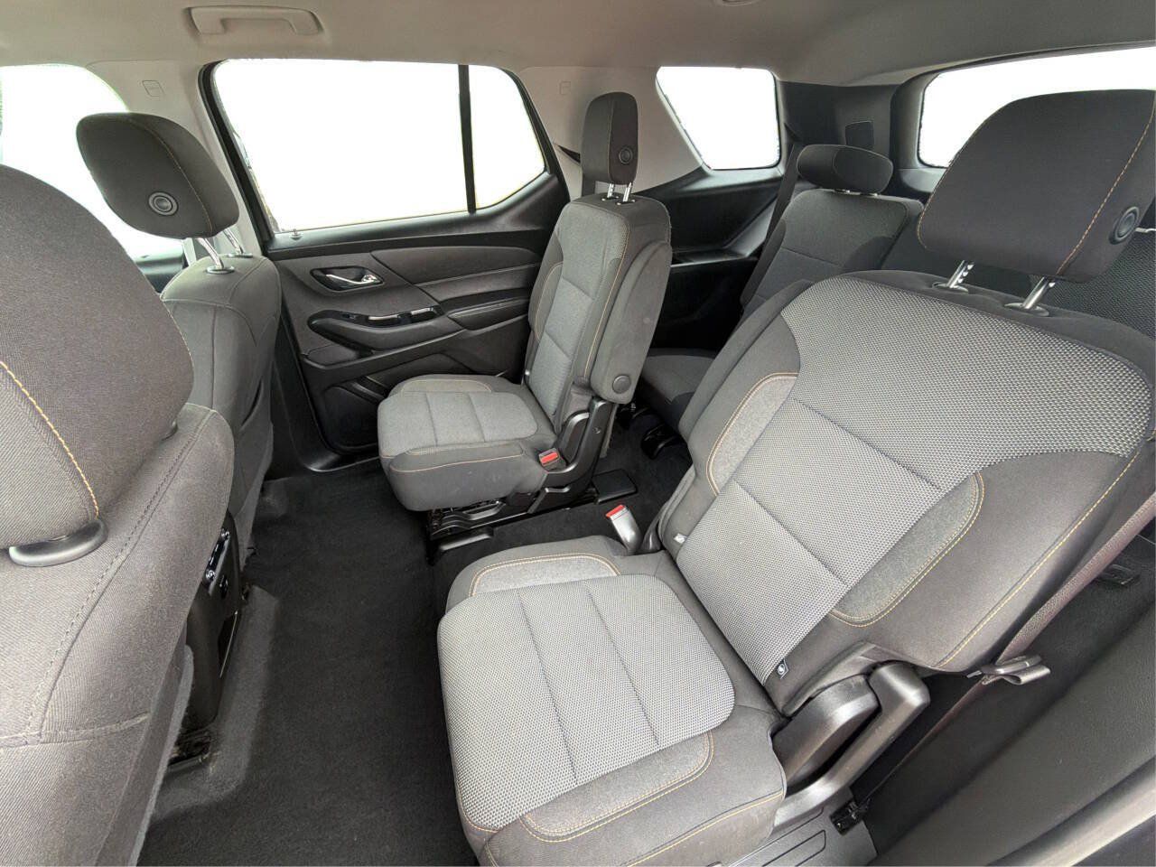 Used 2018 Chevrolet Traverse LT w/ LPO, 'HIT The Road' Package FWD image 31