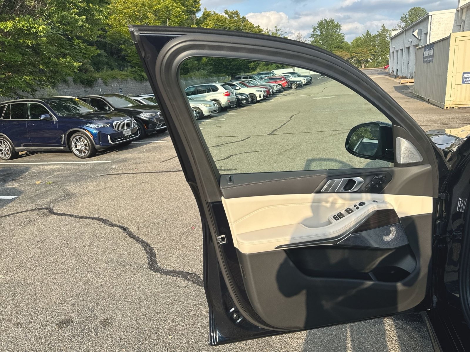 New 2027 BMW X7 xDrive40i w/ Executive Package AWD/4WD image 8