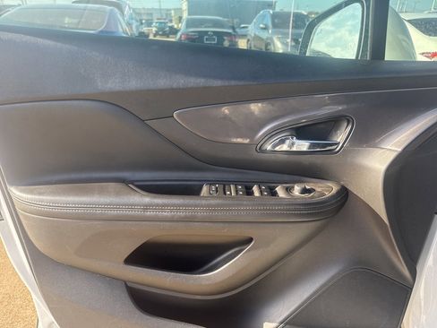 Used 2022 Buick Encore Preferred w/ Safety Package image 23