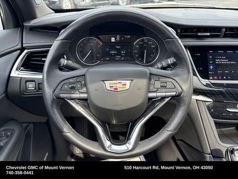 Used 2025 Cadillac XT6 Premium Luxury image 15