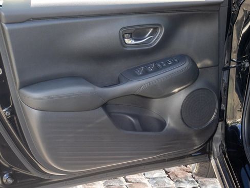 Certified 2024 Honda HR-V LX image 10