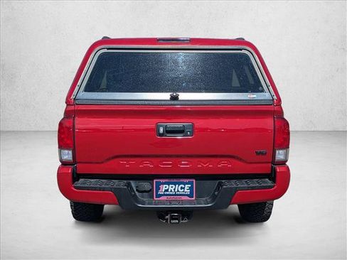 Used 2017 Toyota Tacoma TRD Sport w/ Tow Package (A/T) AWD/4WD image 6