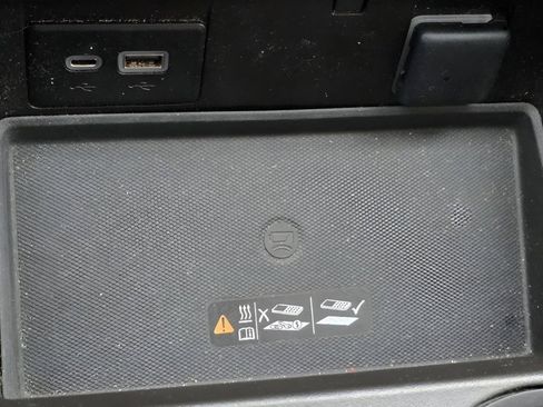 Used 2023 GMC Yukon Denali Ultimate image 16