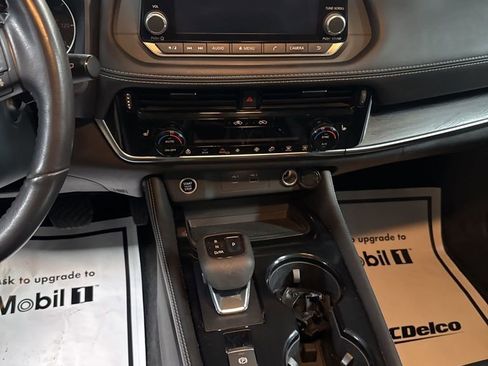 Used 2021 Nissan Rogue SL image 10