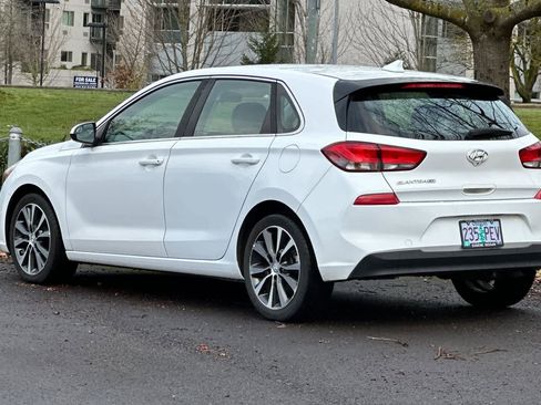 Used 2018 Hyundai Elantra GT image 6
