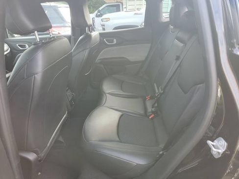 Used 2025 Jeep Compass Latitude w/ Sun & Sound Group AWD/4WD image 14