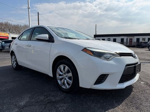 Used 2016 Toyota Corolla LE CVT image 3