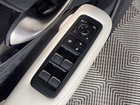 Used 2024 Lexus LS 500 AWD w/ Interior Upgrade Package image 18