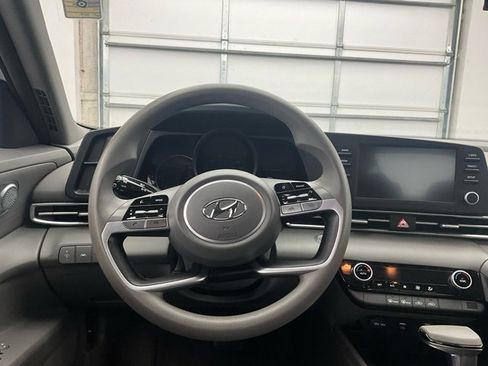 Used 2023 Hyundai Elantra SEL image 6