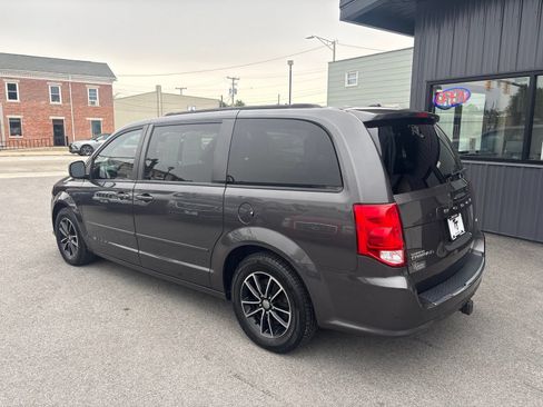 Used 2017 Dodge Grand Caravan GT w/ Safety Sphere Group FWD image 2