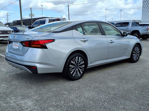 Used 2024 Nissan Altima 2.5 SV FWD image 24