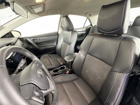 Used 2017 Toyota Corolla SE image 3