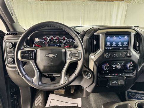 Used 2022 Chevrolet Silverado 1500 RST w/ Z71 Off-Road Package AWD/4WD image 11
