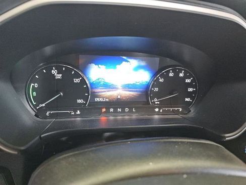 Used 2022 Ford Escape SE image 5