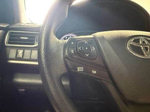 Used 2016 Toyota Camry LE FWD image 19