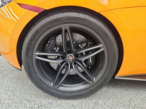 Used 2016 McLaren 570S Coupe RWD image 23