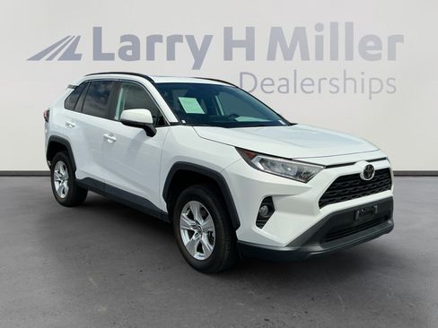 Used 2020 Toyota RAV4 XLE w/ Convenience Package image 7