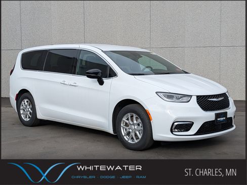 New 2026 Chrysler Pacifica Select image 1