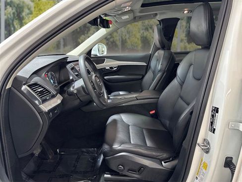 Used 2022 Volvo XC90 T5 Momentum AWD/4WD image 9