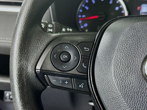 Used 2021 Toyota RAV4 XLE image 16