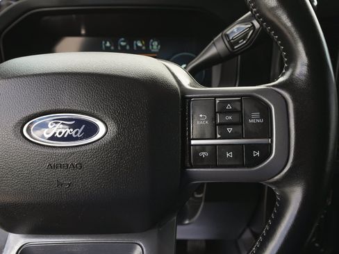 Used 2023 Ford F250 Lariat w/ Black Appearance Package AWD/4WD image 21