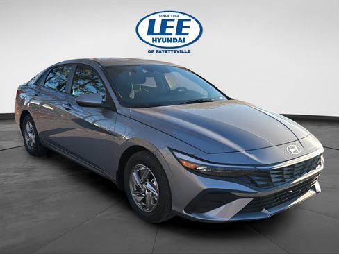 New 2026 Hyundai Elantra SE image 1