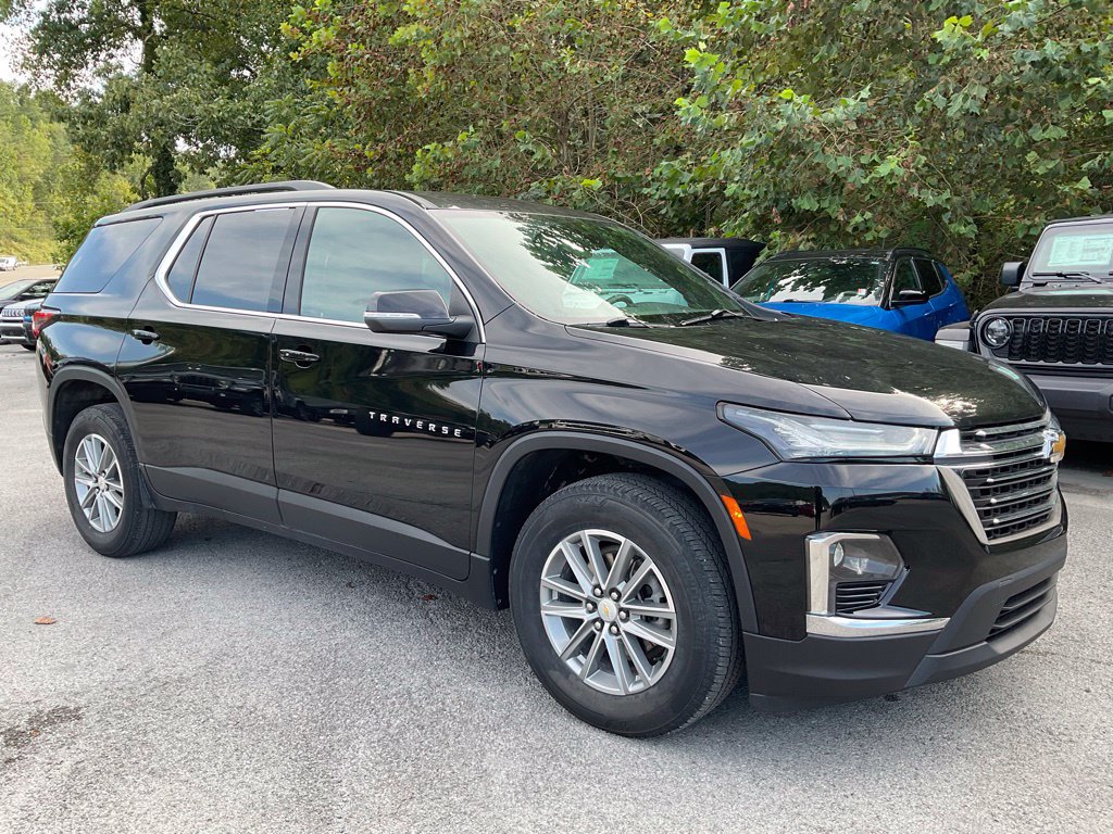 Used 2023 Chevrolet Traverse LT FWD image 7