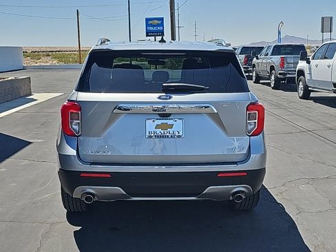 Used 2024 Ford Explorer Limited image 4