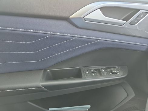 New 2026 Volkswagen Taos SEL image 23