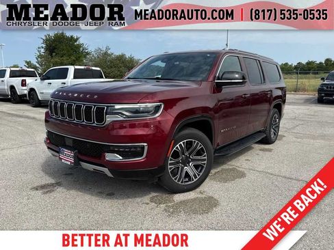 Used 2024 Jeep Wagoneer L Series II w/ Flexible Seating Group AWD/4WD image 1