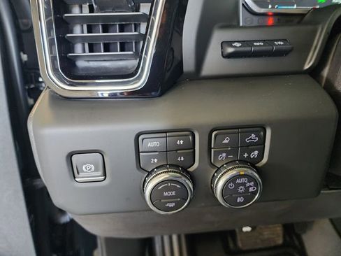Used 2023 GMC Sierra 1500 Denali w/ Denali Reserve Package AWD/4WD image 25