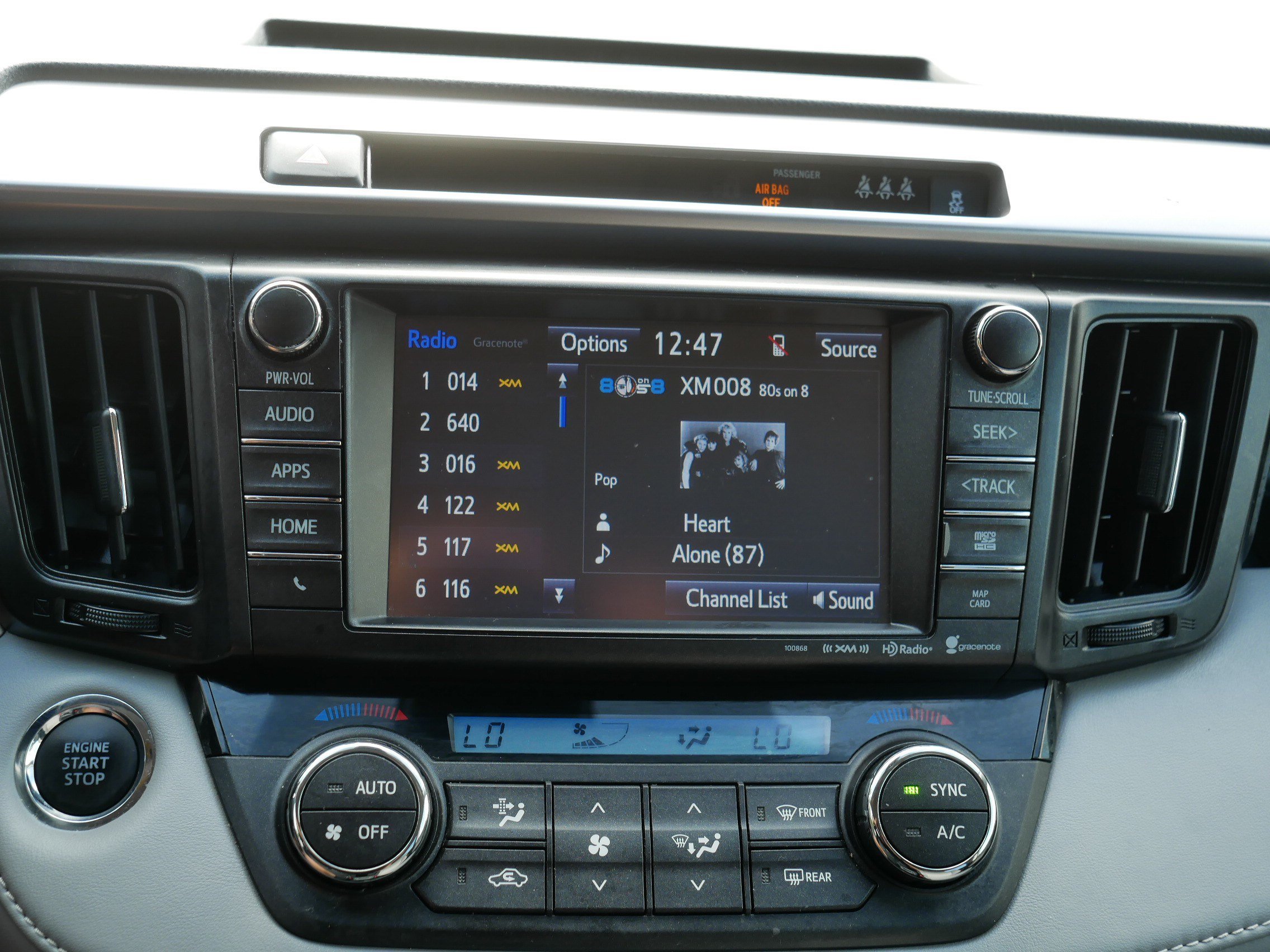 Used 2018 Toyota RAV4 XLE FWD image 22