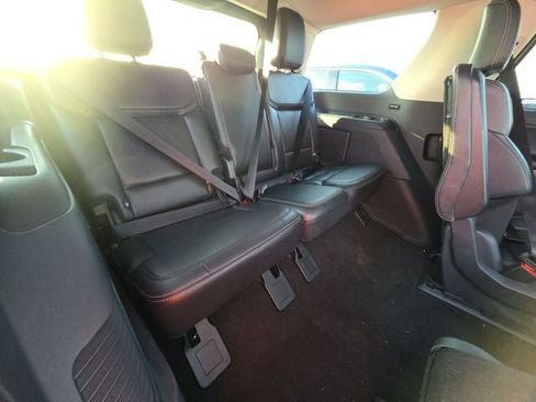 Used 2025 Ford Expedition Platinum AWD/4WD image 17