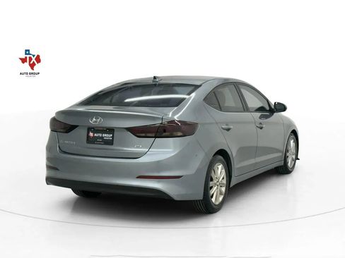 Used 2017 Hyundai Elantra SE FWD image 6